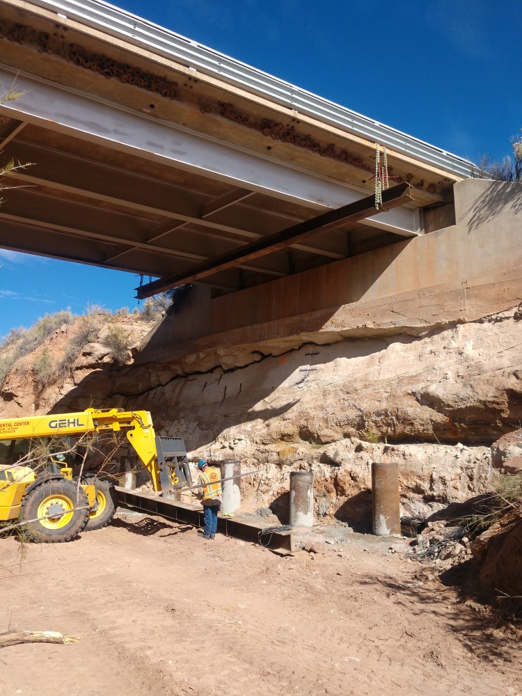 SR-95 Cottonwood Wash Bridge repair in progress