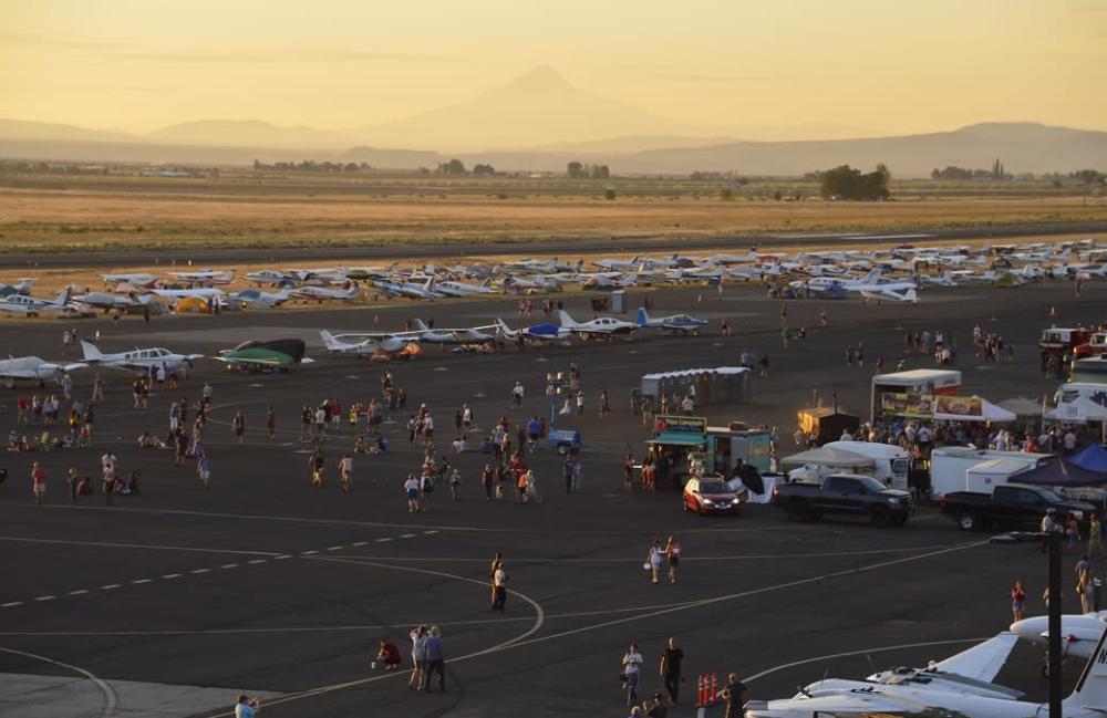 image of airplanes and people gathered in Madras, Oregon